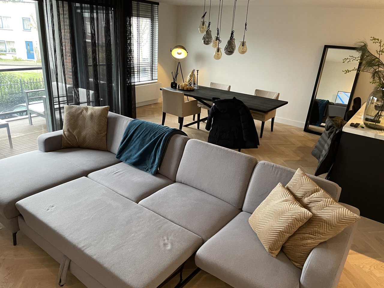 Image 2 of Lounge sofa Hennis & Hezel