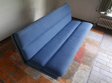 Artifort Kho Liang Ie C683 sofa in blauwe Kvadrat-stof