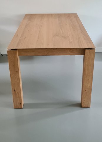 Ethnicraft Slice extendable dining table