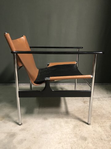Vintage Charles Pollock 657 lounge chair