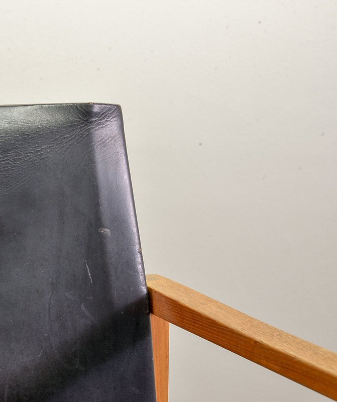 2 Brutalist Nordic Scandinavian Solid Oakwood Armchairs with Black Sadle Leather, 1960s.