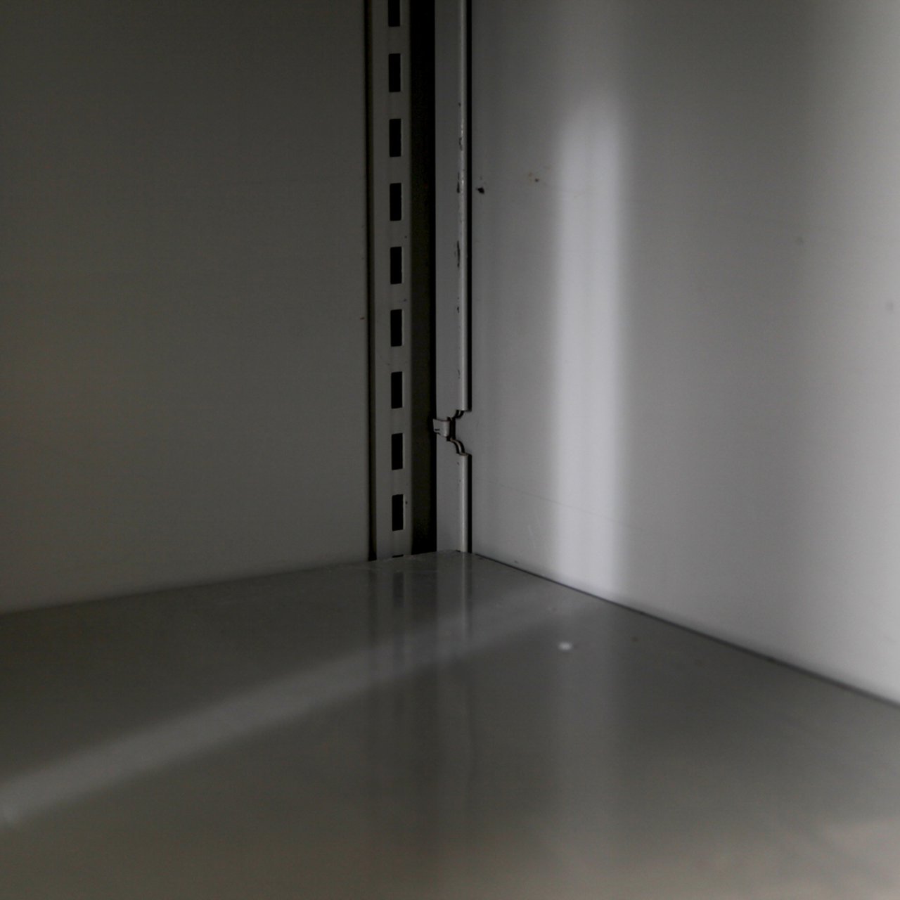 Image 4 of Gispen steel storage cabinet 8154