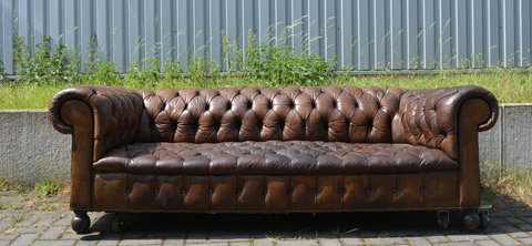 Vintage Chesterfield button-seat