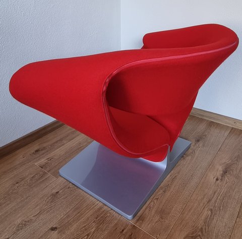 Artifort Ribbon Chair