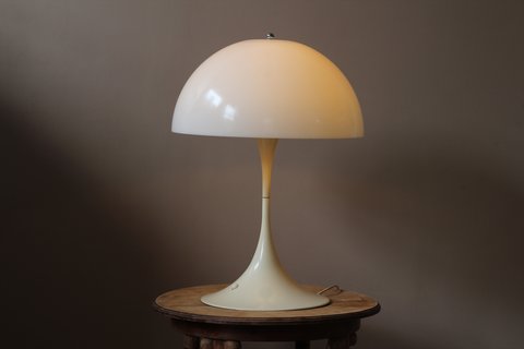 Louis Poulsen Phantella Lamp