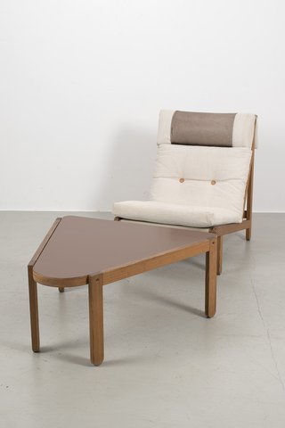 Chiang Furniture by Bernt Peterson lounge fauteuil + tafeltje