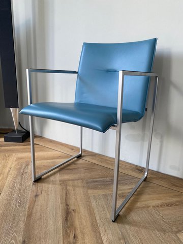 2x Arco Frame XL chairs