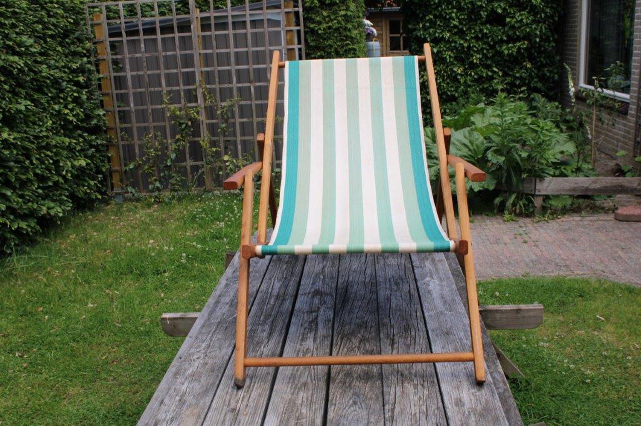 vintage wooden beach chair from the 1960s, in neat and original condition image 9