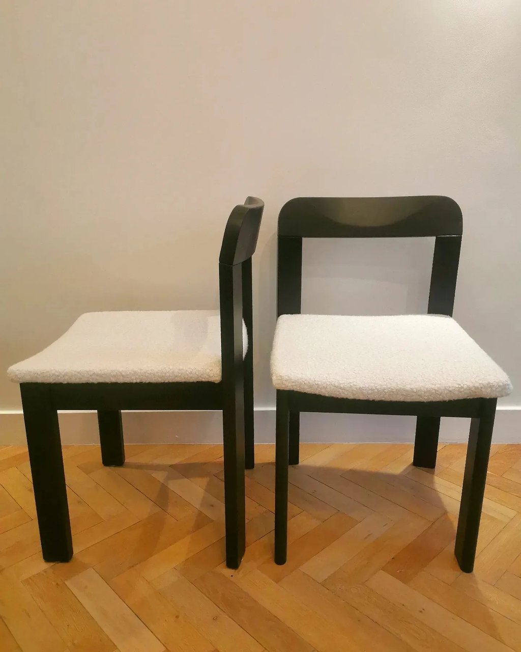 Image 4 of X6 dining chairs in wood