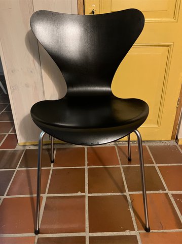 2x Arne Jacobsen butterfly chair (also for sale separately)