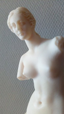 Aphrodite - Venus de Milo - Alabaster beeld - 27 cm