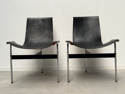 6x ‘T-stoelen’ ontworpen door Katavolos,  Littell en Kelley in de jaren ‘50.
