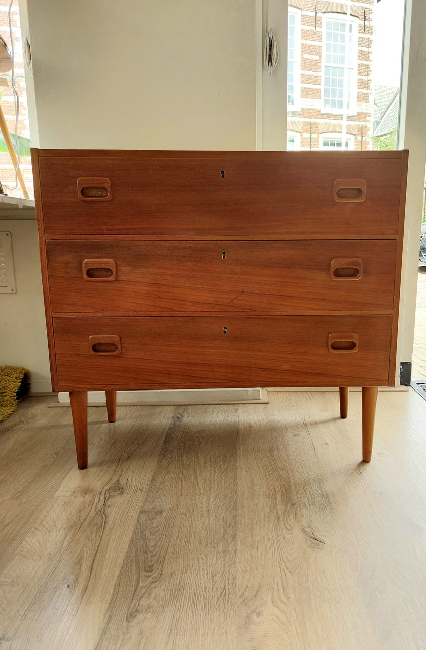 Danish vintage chest of drawers
