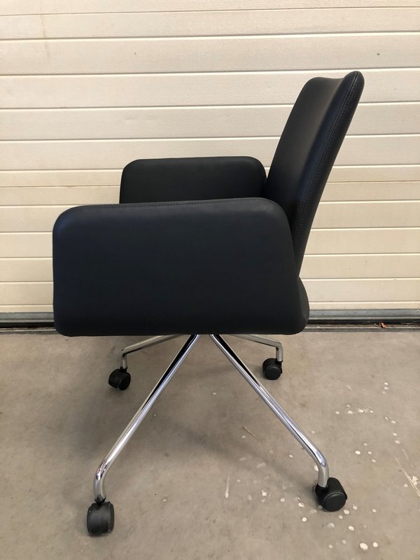 Dietiker Lumi swivel chair by Thomas Albrecht | € 250 | Whoppah