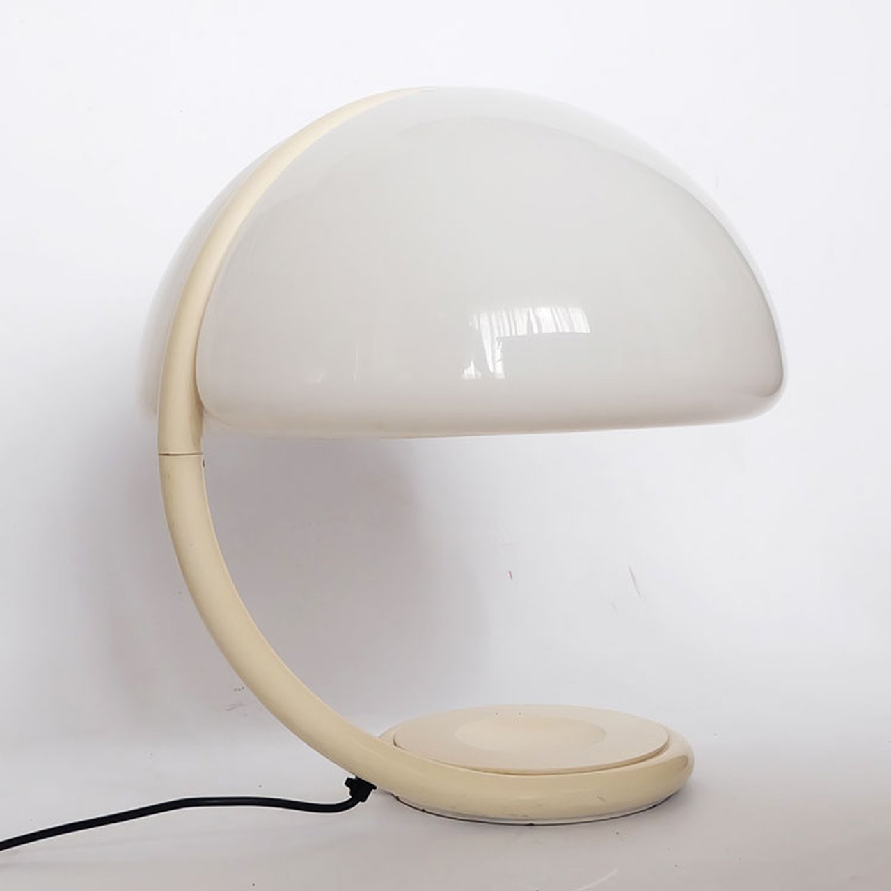 Image 11 of Design by Elio Martinelli. This design icon lamp, Serpente.