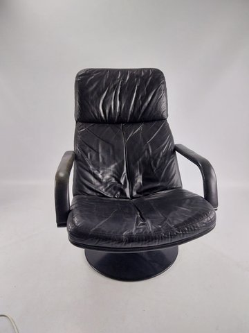 Artifort f156 leather swivel chair.  Black 