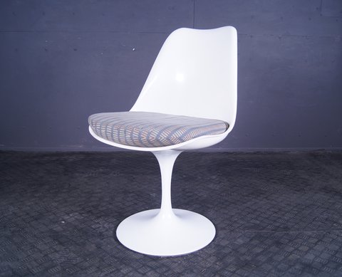 Vintage Tulip Chair by Eero Saarinen