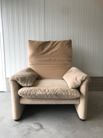 Cassina Maralunga armchair
