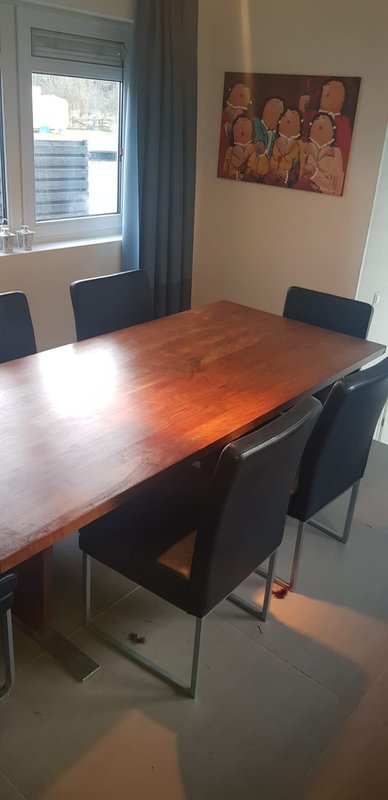 Massief houten tafel
