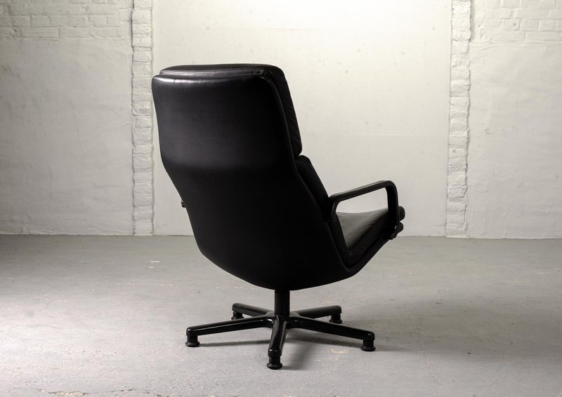 Artifort Dutch Design Black Leather Swivel Lounge Chair, F-Serie