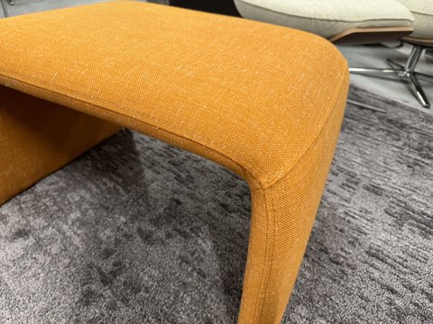 Leolux felizia Footstool fabric orange