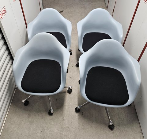 4x Vitra Eames PACC sogenannter Stuhl