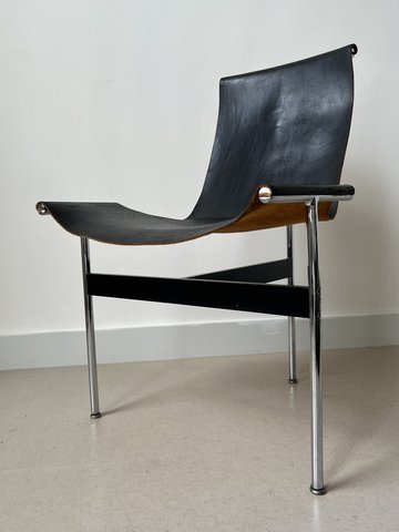 6x ‘T-stoelen’ ontworpen door Katavolos,  Littell en Kelley in de jaren ‘50.