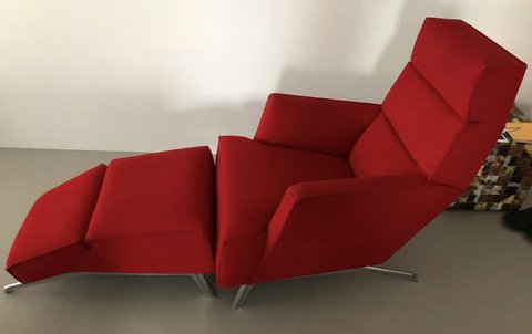 Design on Stock relax lounge fauteuil met hocker model Solo
