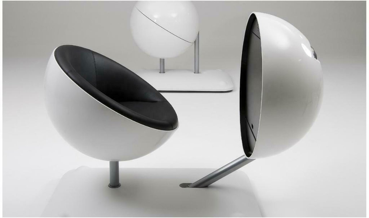 Image 1 of Artifort by Michiel van der Kley Bol chair