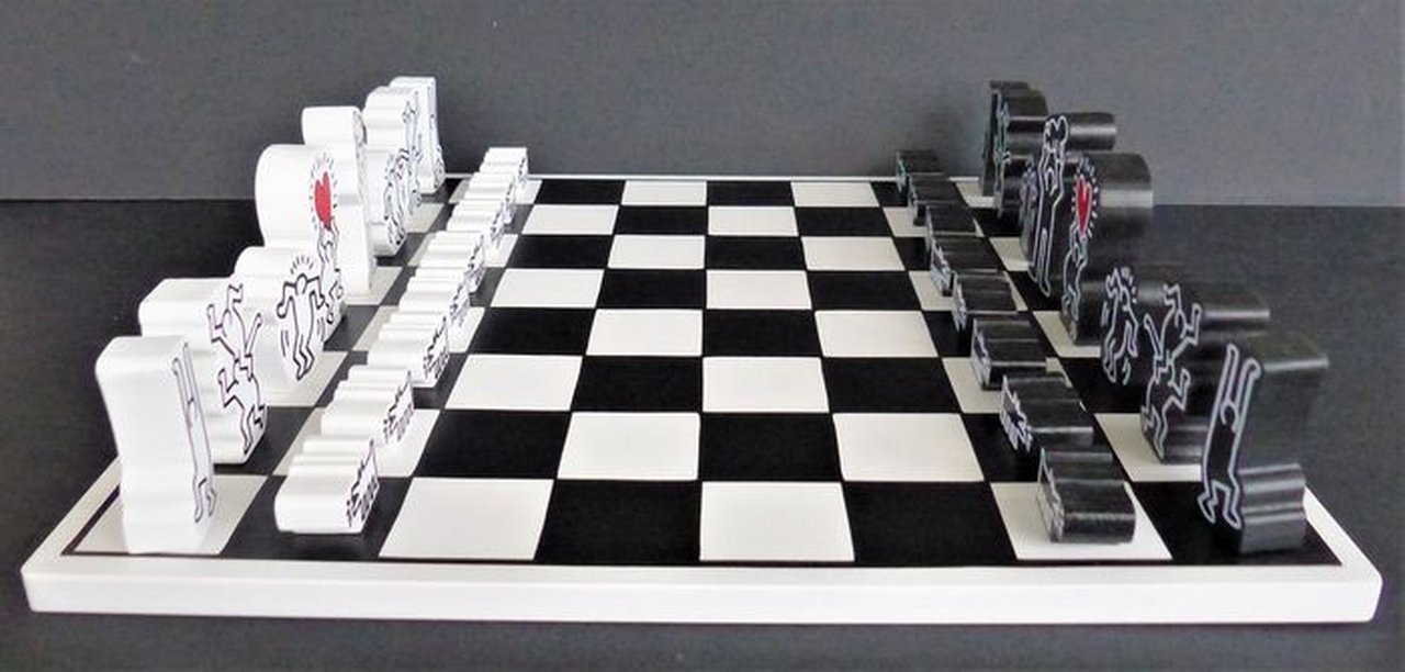 Image 3 of Keith Haring schaakspel / decoratief object