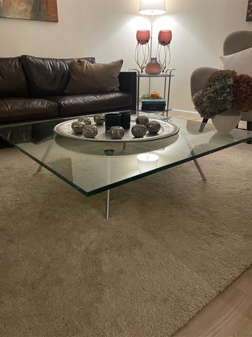 Maupertuus glass coffee table