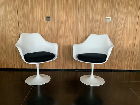 Knoll Tulip chairs by Eero Saarinen