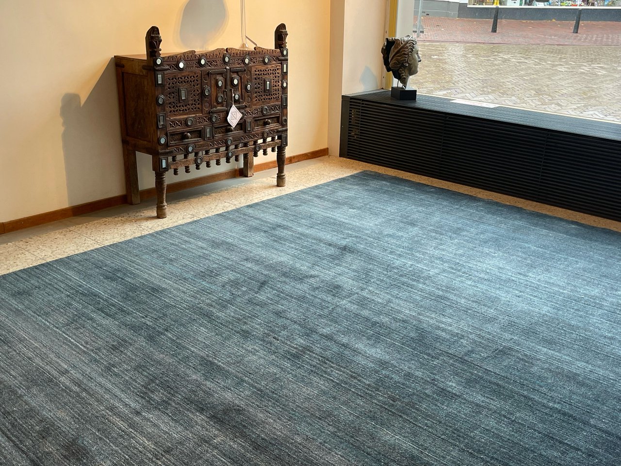 Leolux Austen carpet new