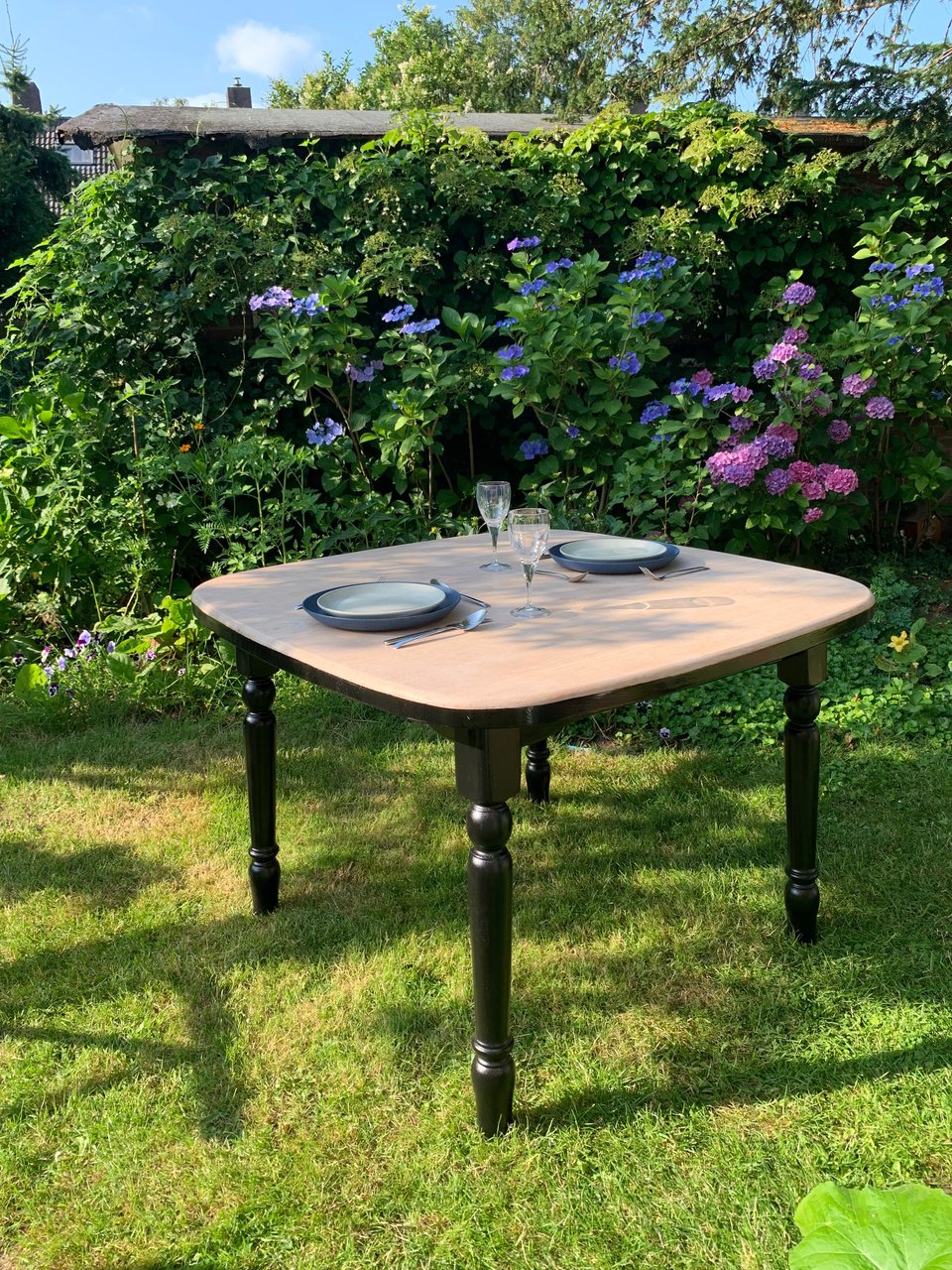 Prachtige moderne zwart/ whitewash tweepersoons tafel (109x109cm)