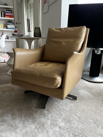 2 Flexform Boss swivel armchairs