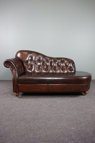 Vintage chesterfield chaise longue
