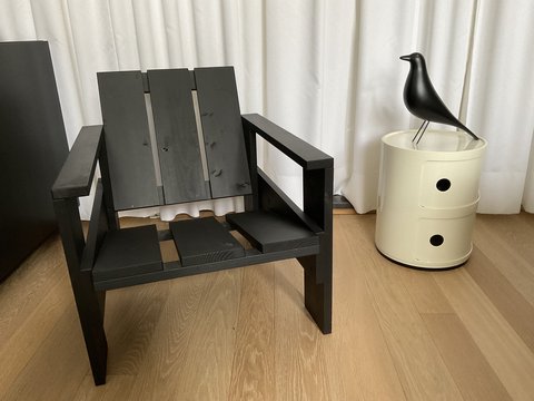 Gerrit Rietveld crate chair