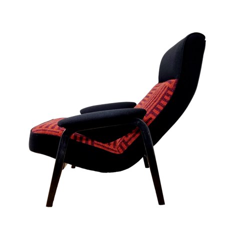 Fantastic armchair "N 137" by Theo Ruth for Artifort, restored in the 1950s. 