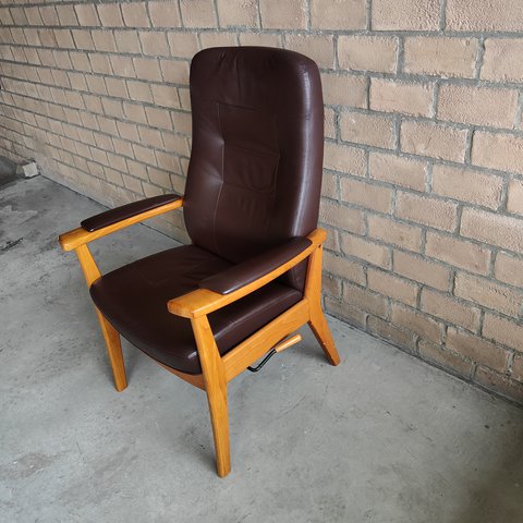 Design relax chair Farstrup type plus 5900 Bordeaux red leather