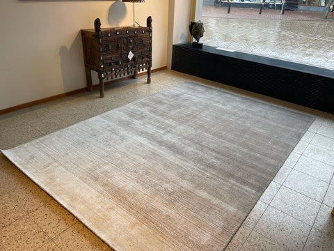 Leolux Milan carpet Beige 2 x 3