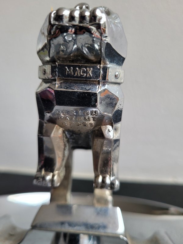 Mack Bulldog design sigarenasbak Chicago USA jaren 30/40
