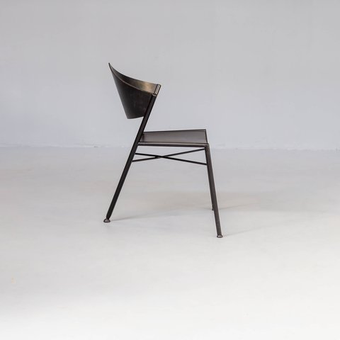 Memphis style tripod chair