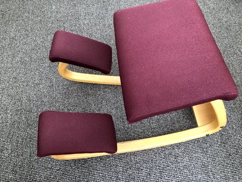 Stokke Variable Balance kneeling chair