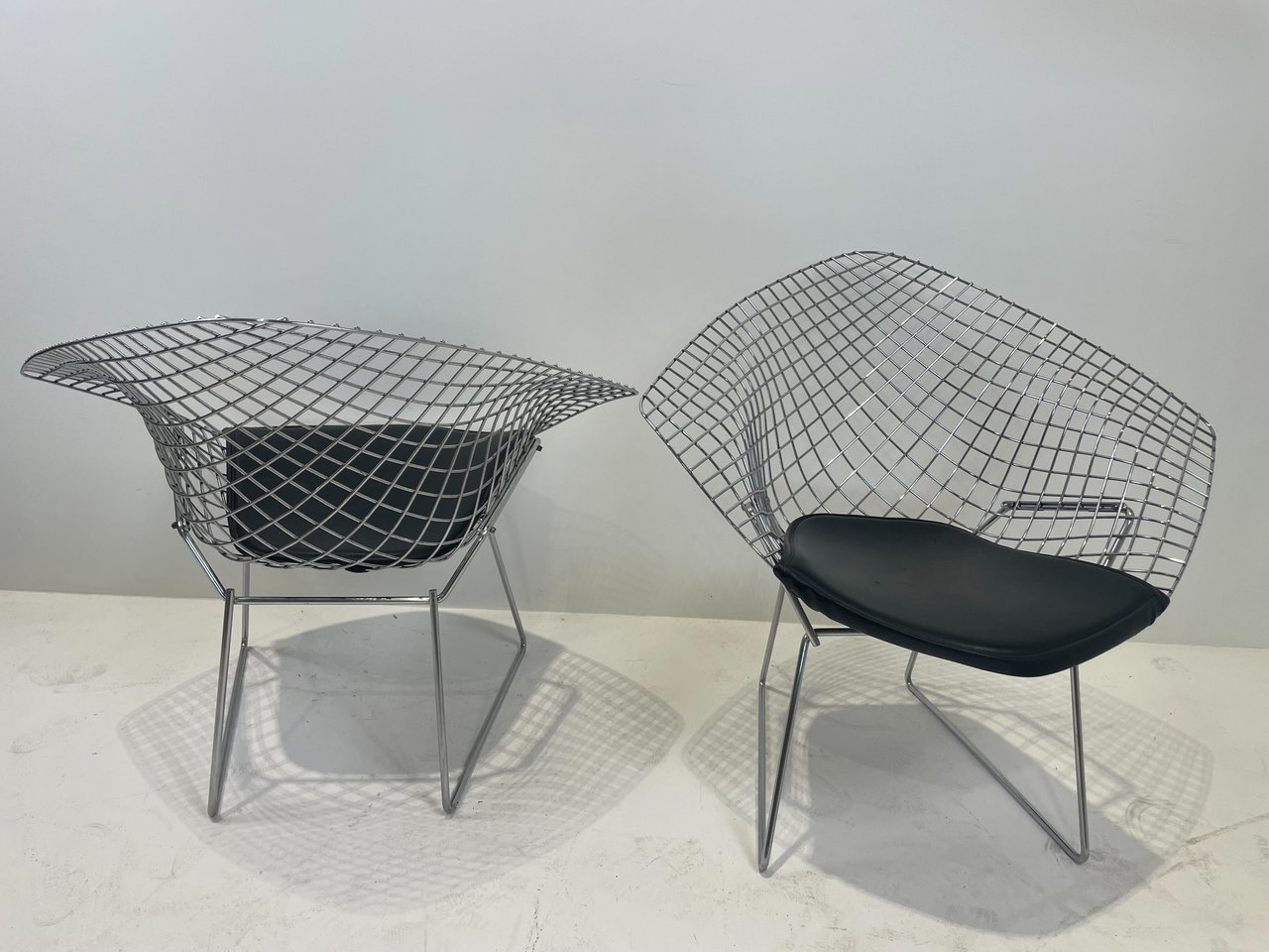 2x Knoll Bertoia Diamond Chair image 5