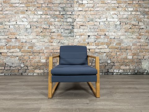 Design Sessel aus blauem Holz