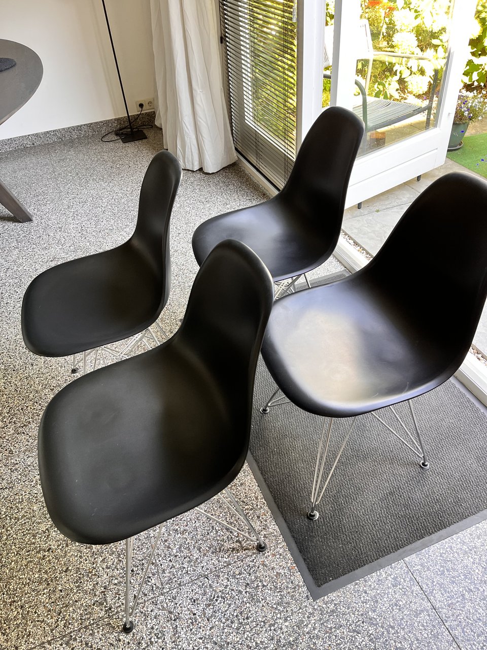 Image 4 of 4x Vitra Eames DSR plastic chair