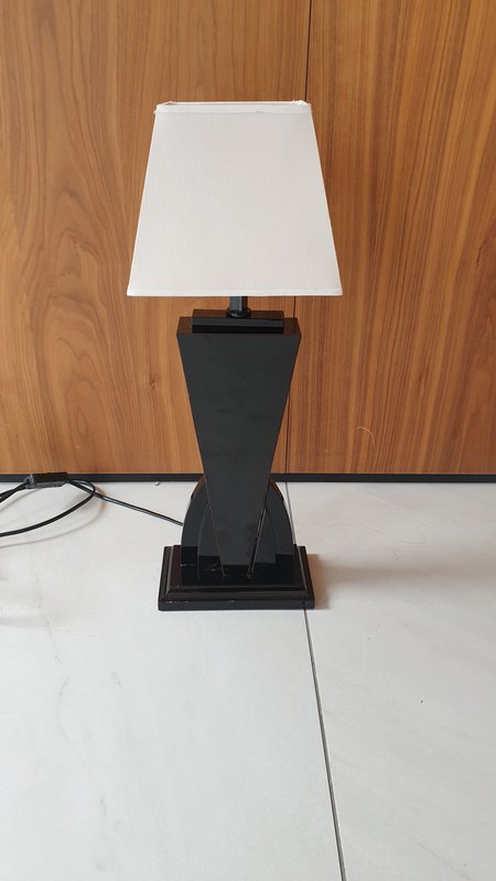Memphis style lamp
