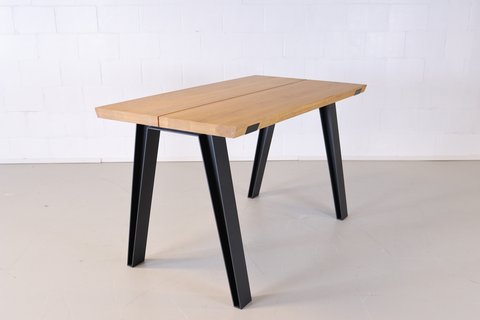 QLIV Side-to-Side bar table