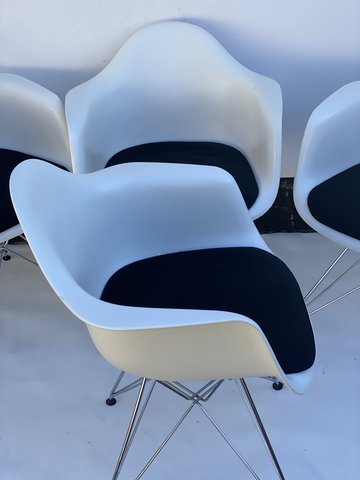 Charles & Ray Eames ‘Vitra” dining chairs - 4 stuks