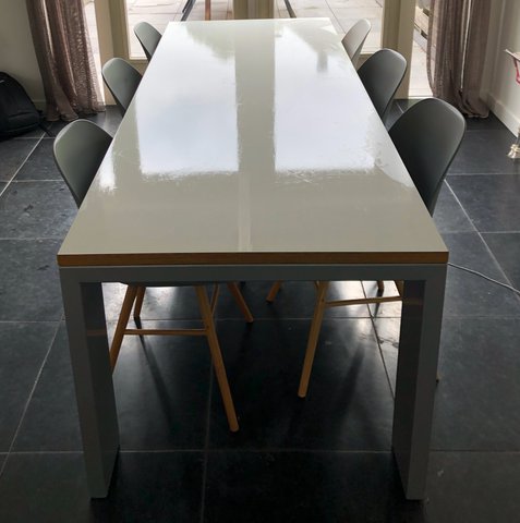 Design dining table